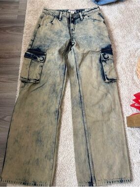 Guess Cargo Jeans